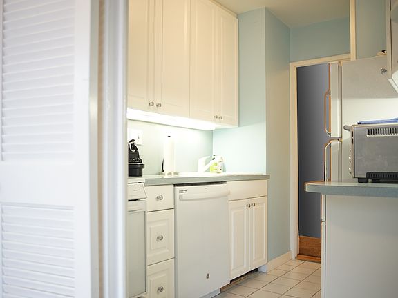 5th image of 15 W 72nd St APT 17V