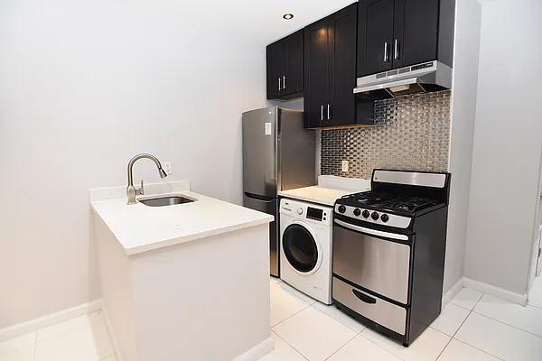 Rented by Bohemia Realty Group | media 28