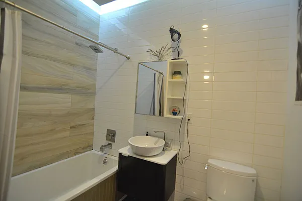 Rented by Hagstrom Management Inc | media 22