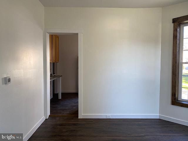 2nd image of 327 E Chestnut St APT 1