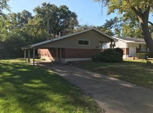 9801 Portage Dr, Saint Louis, MO 63136