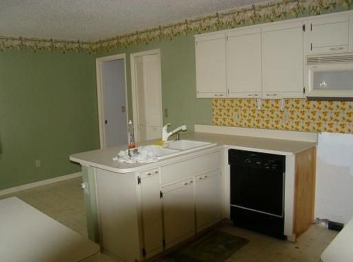 4th image of 972 SW Gaitor Ave