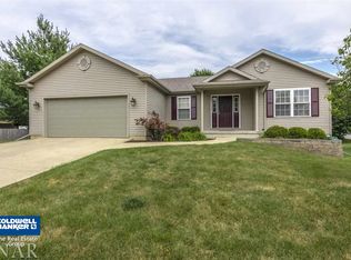 304 Waterford Estates Dr, Bloomington, IL