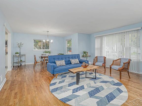 4th image of 2615 Benjamin St