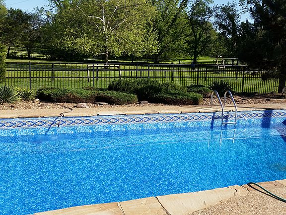 2nd image of 5640 W Horsebarn Ln