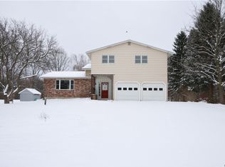 4858 Harris Rd, Syracuse, NY 13215