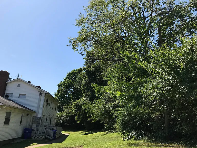 305 Pennsylvania Ave — Photo 11