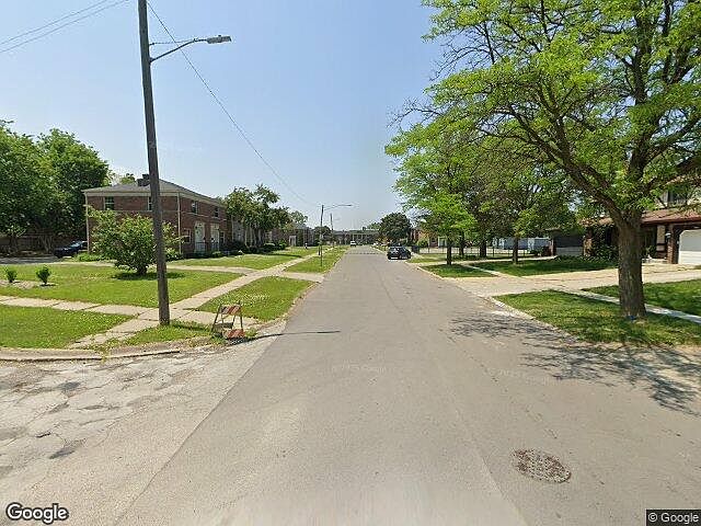 Exterior Neighborhood (street photo)