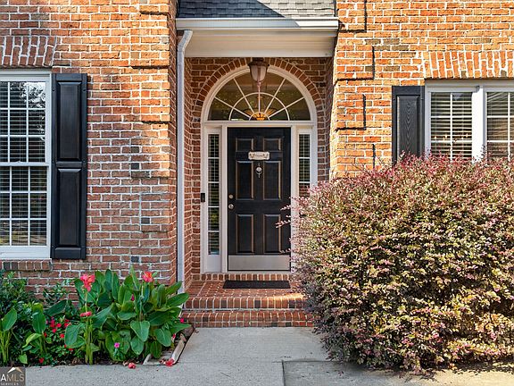 4th image of 640 Garden Wilde Pl