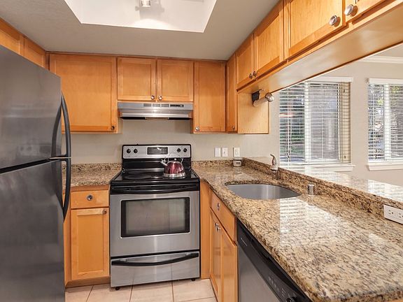 3rd image of 12044 100th Ave NE APT H101