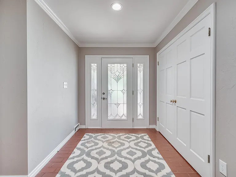1516 E Britton Rd — Photo 4