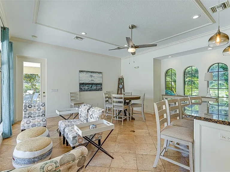 7223 Presidio Gln — Photo 49