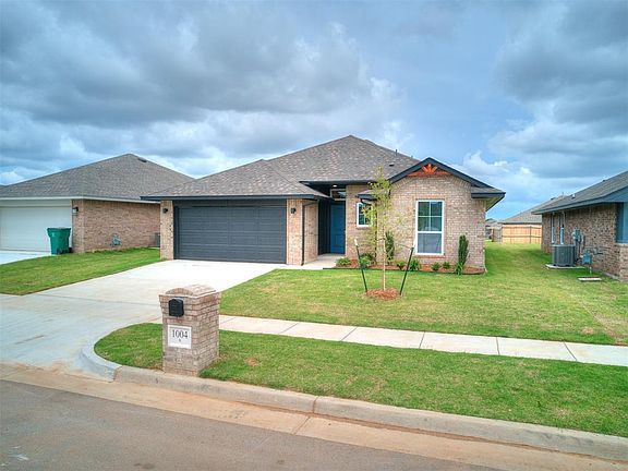 4th image of 1004 Acacia Creek Dr