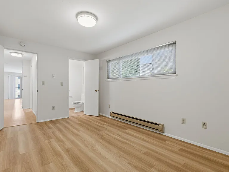 1408 Queen Anne Ave N — Photo 22