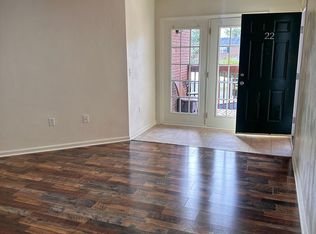 106 Collegiate Ct APT 22, Blacksburg, VA 24060