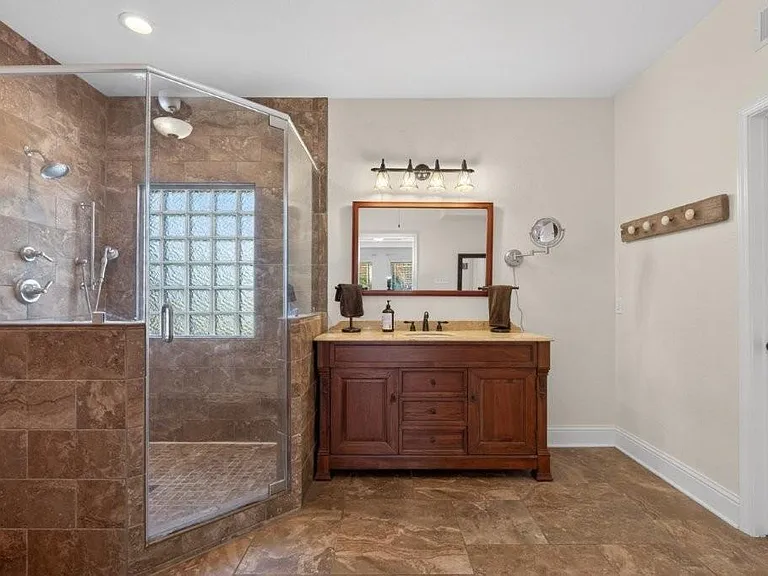 6610 Sprigg St — Photo 24