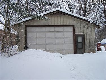 4th image of 8934 Elm St