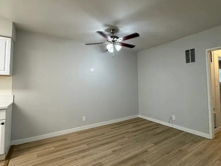 4415 Ventura Canyon Ave #202 — Photo 8