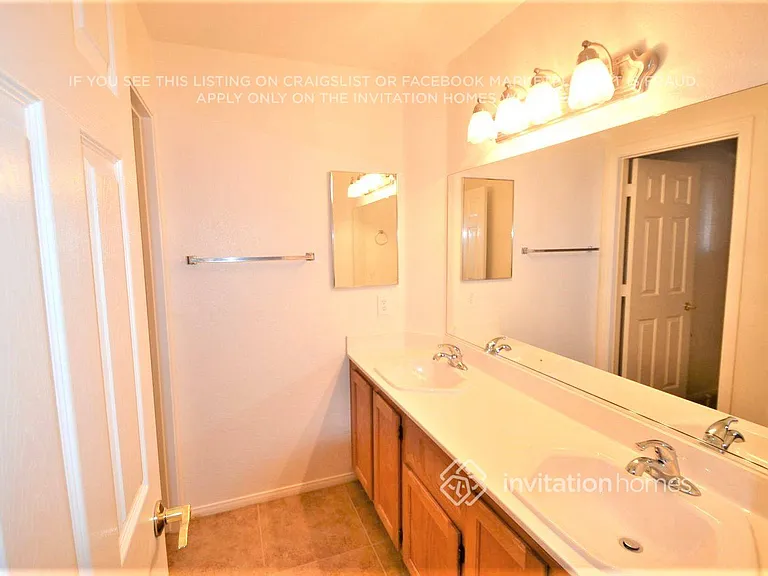 320 Perry Ellis Dr — Photo 8