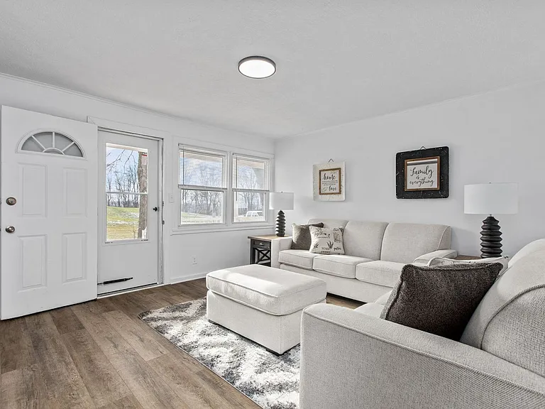 62 Midland Heights Cir #C — Photo 14
