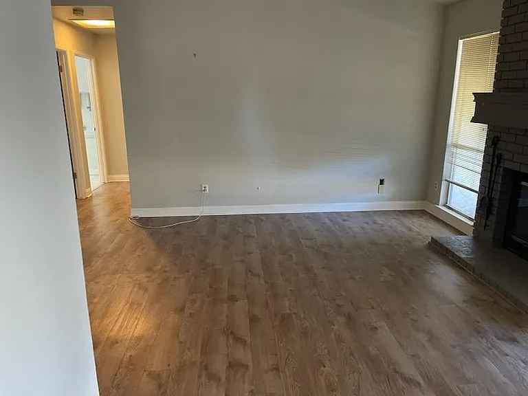 5361 Vichy Cir — Photo 4