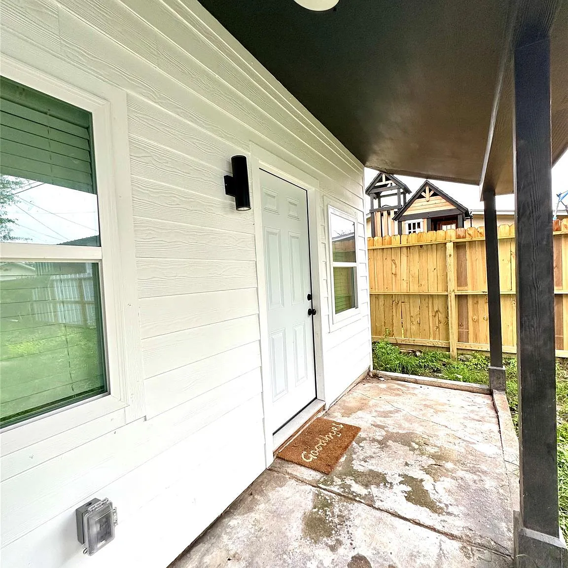 2 bed, 1.0 bath, 770 sqft, $1,400 — Photo 1