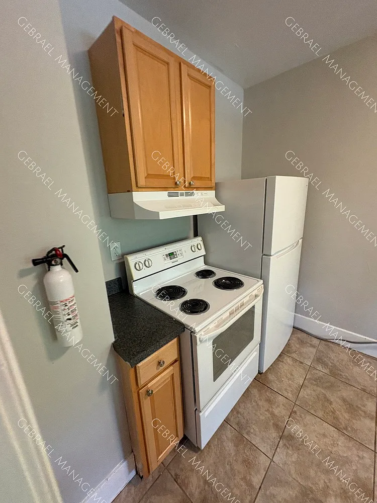 625 Thayer St. — Photo 4