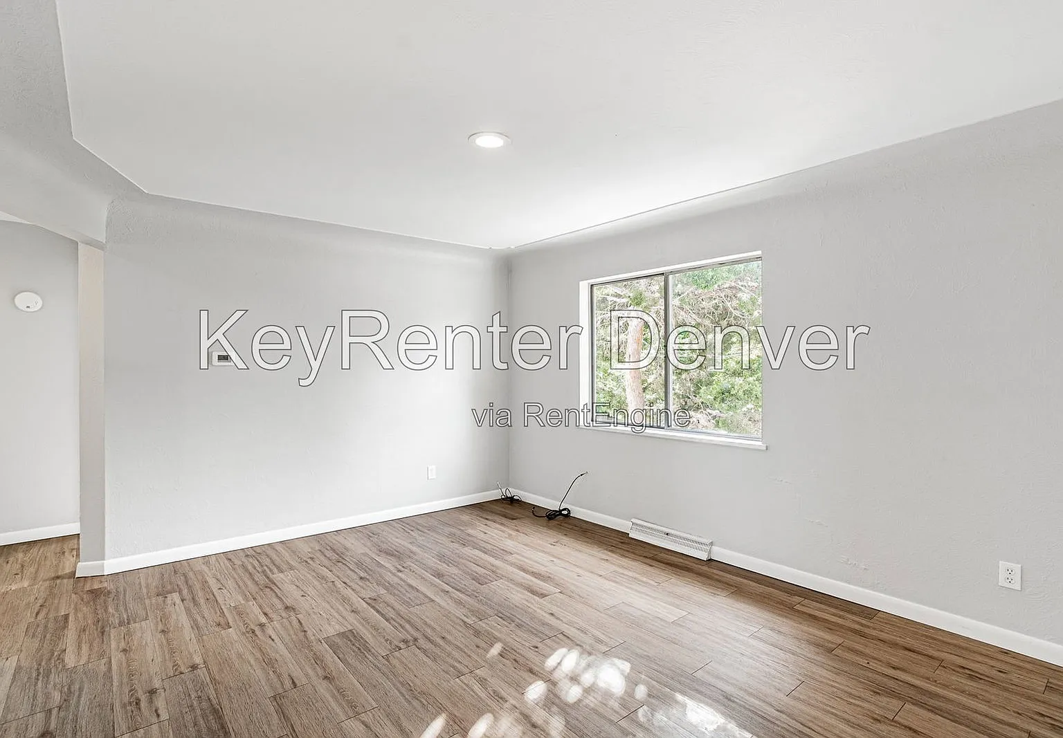 2 bed, 1.0 bath, 750 sqft, $1,400 — Photo 2