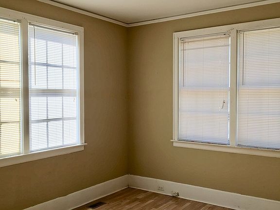 5th image of 1321 1323/1325 Northwood St #1323