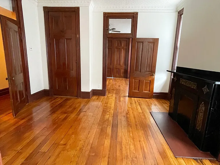 1607 Sarah St #2 — Photo 6