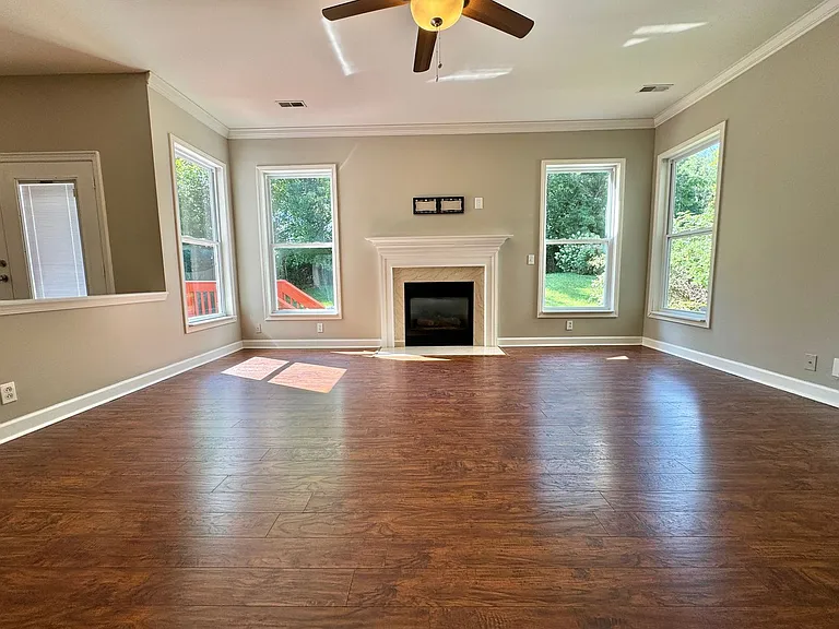 1321 Tilton Dr — Photo 11