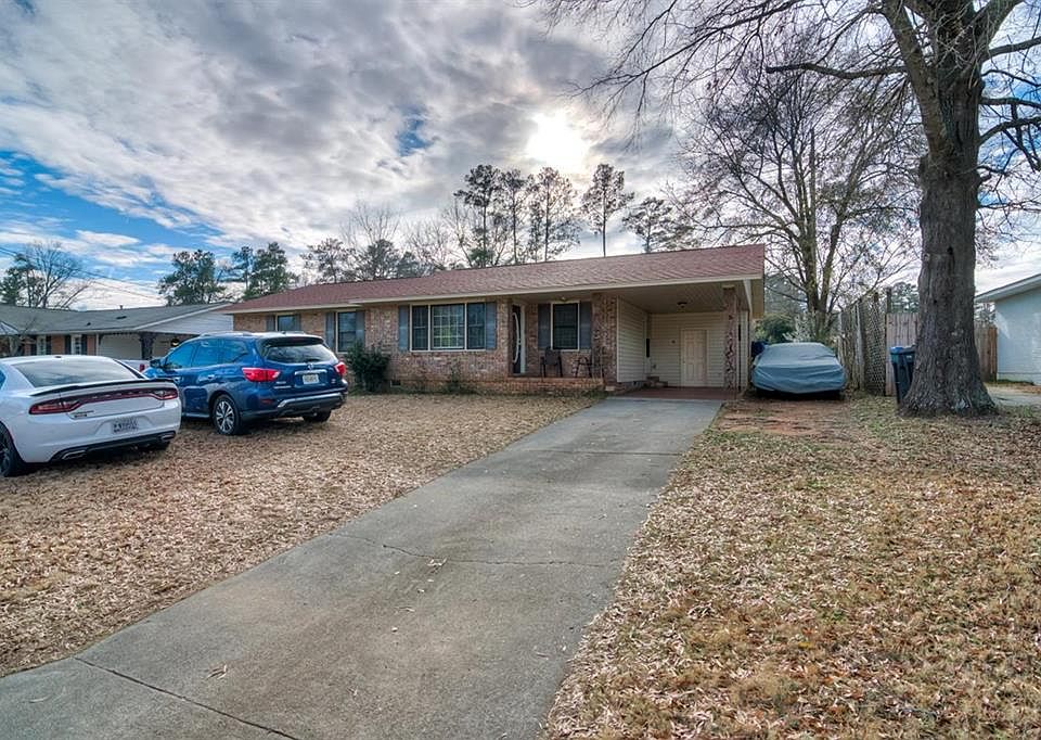 1st image of 2408 Castlewood Dr