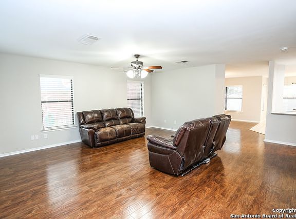 5th image of 1621 Yucca Park