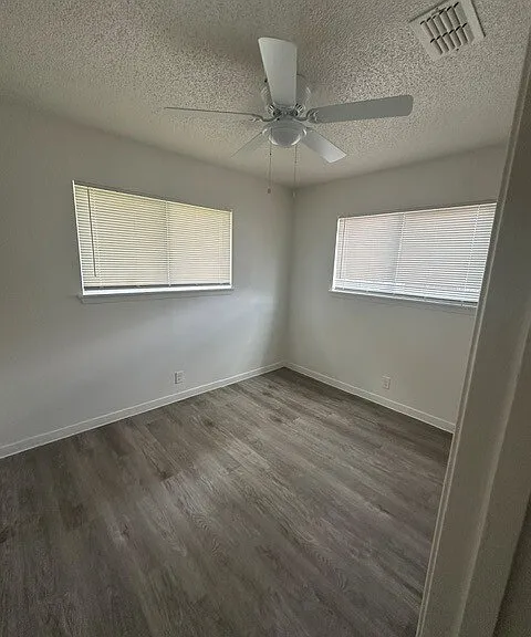 306 Bramble Dr — Photo 4