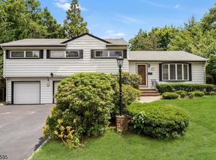 676 Cambridge Rd, Paramus, NJ 07652