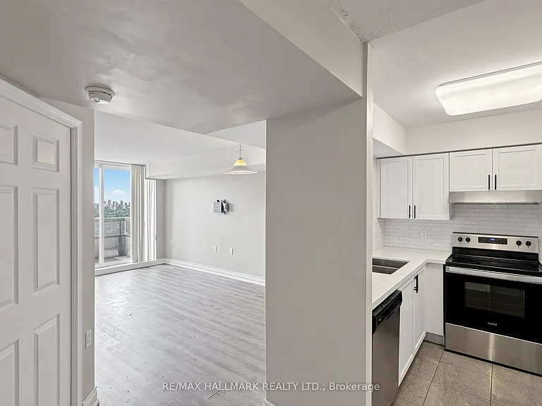 35 Finch Ave E #1808 — Photo 14