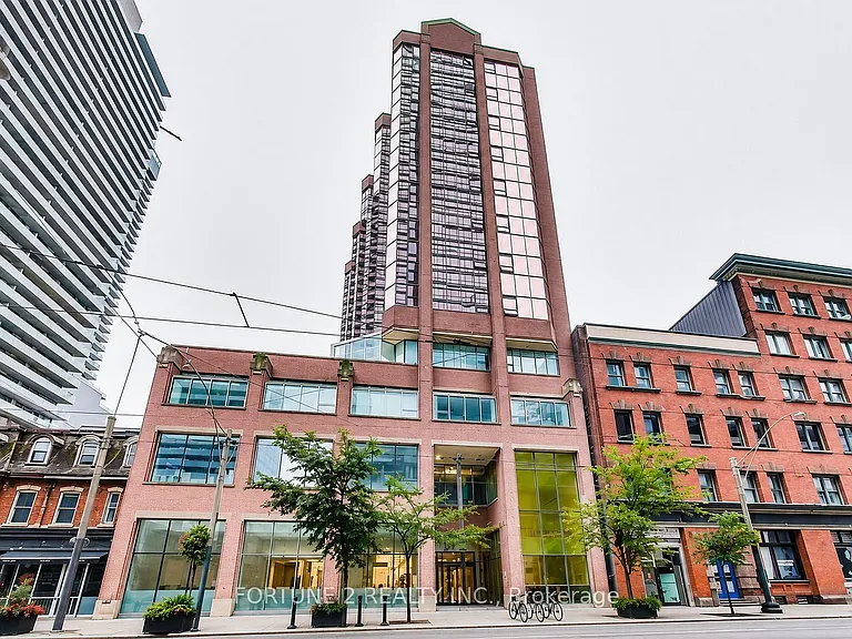 393 King St W #905 — Photo 1