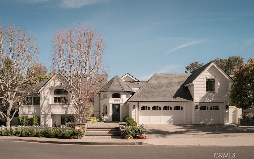 1st image of 2 Royal Saint George Rd