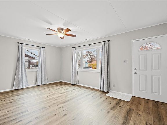 4th image of 709 E Michigan Ave