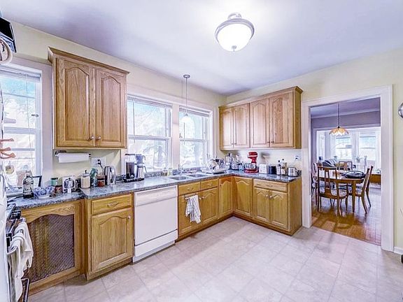 5th image of 5658 N Campbell Ave