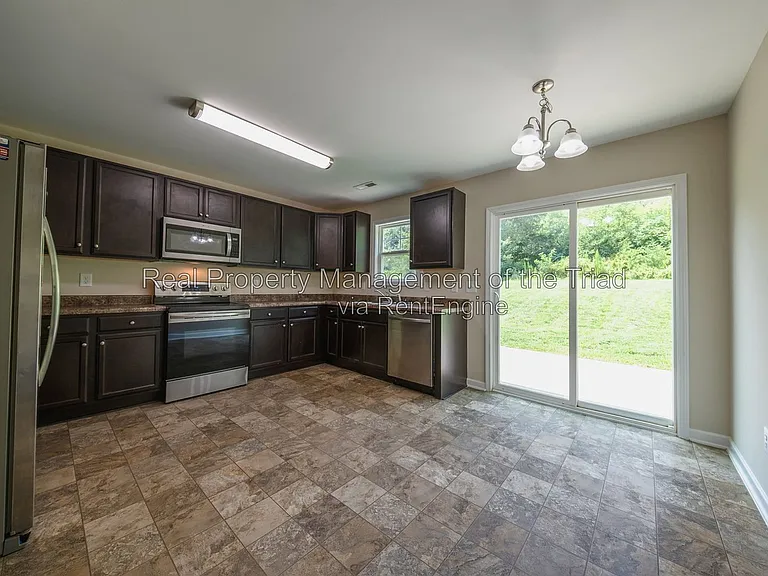 832 Prince Edward Rd — Photo 4