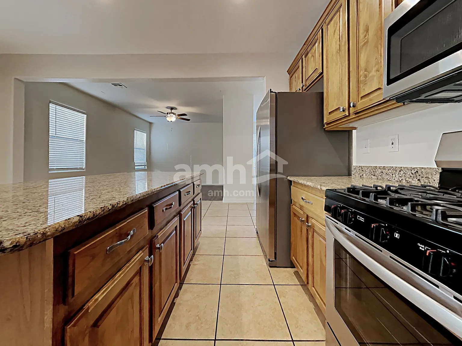 3 bed, 2.5 bath, 2184 sqft, $2,425 — Photo 3