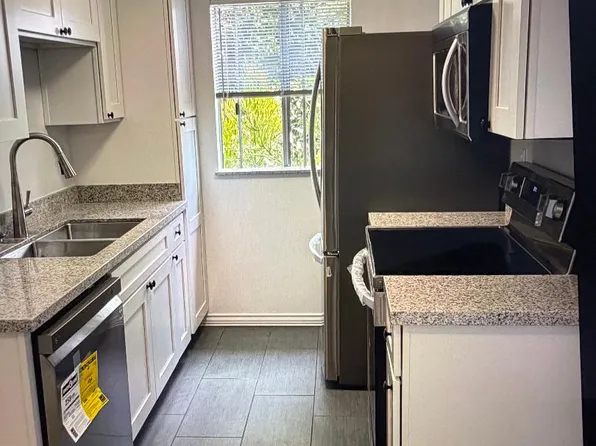 1251 Euclid St APT 2, Santa Monica, CA 90404