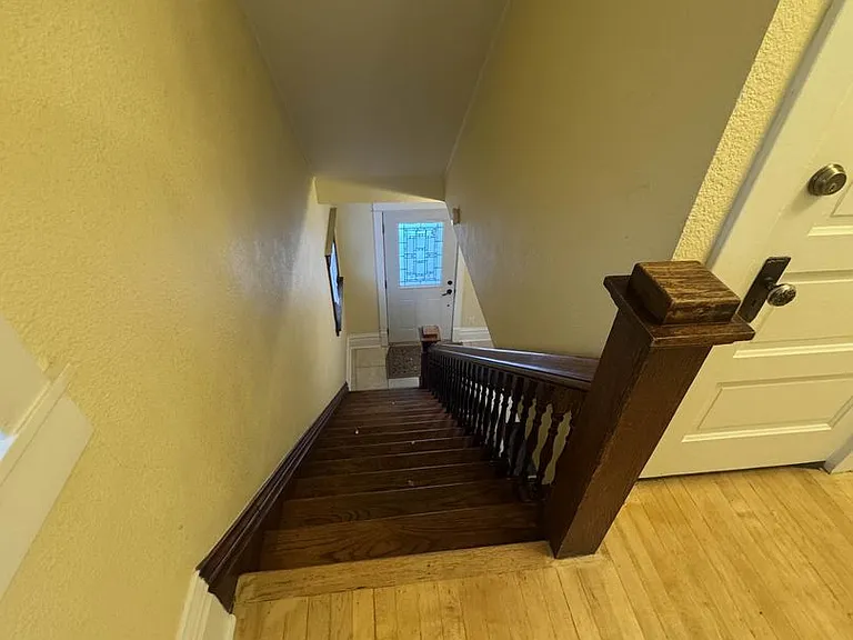 408 W Douglass Ave — Photo 11