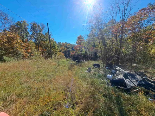 3529 Cannonsburg Rd, Ashland, KY 41102