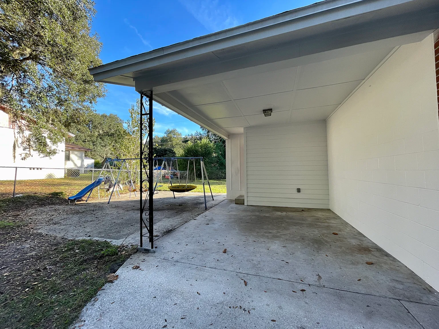 3 bed, 950 sqft, $1,400 — Photo 3