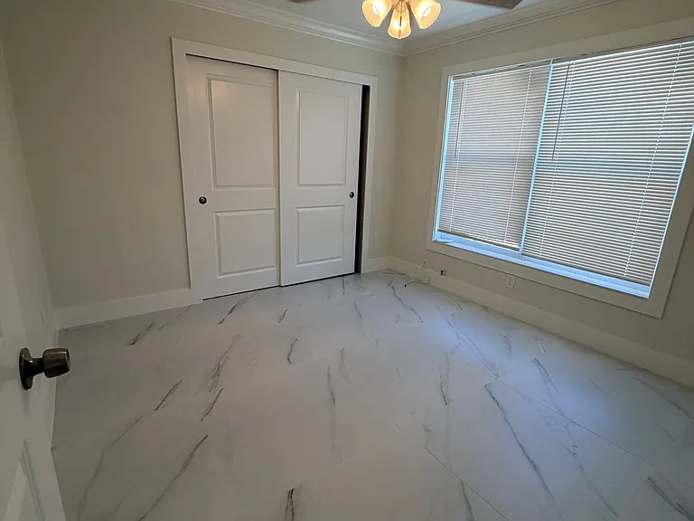 18600 Miami Blvd — Photo 9