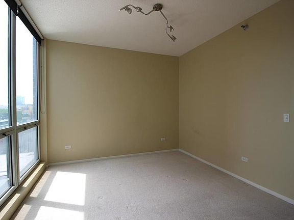 5th image of 1516 N Orleans St #604