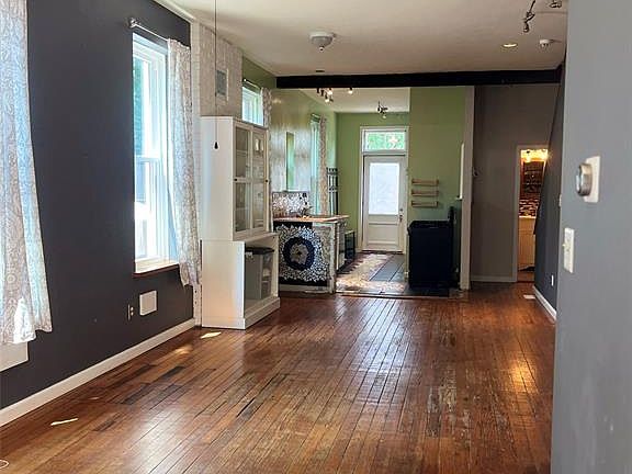 2nd image of 2865 Lemp Ave #R