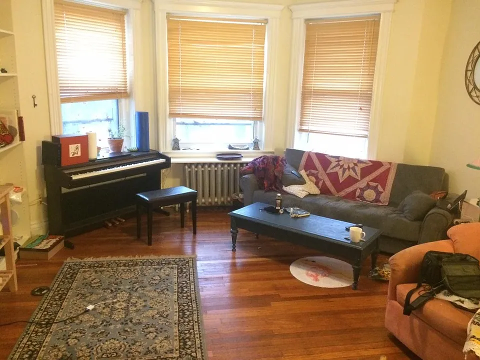 12 Euston St #4